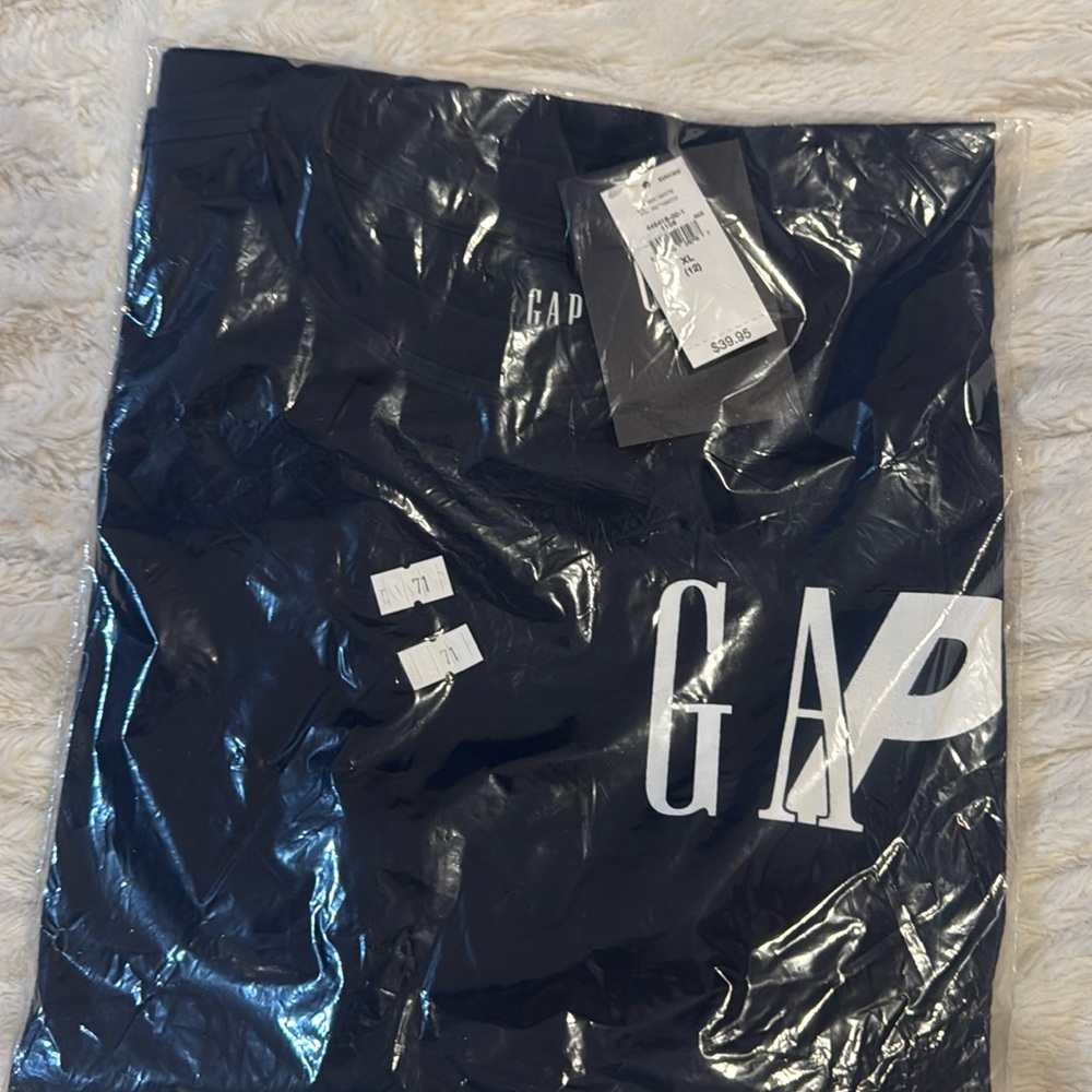 Kids size 12 Navy Gap Palace T-Shirt